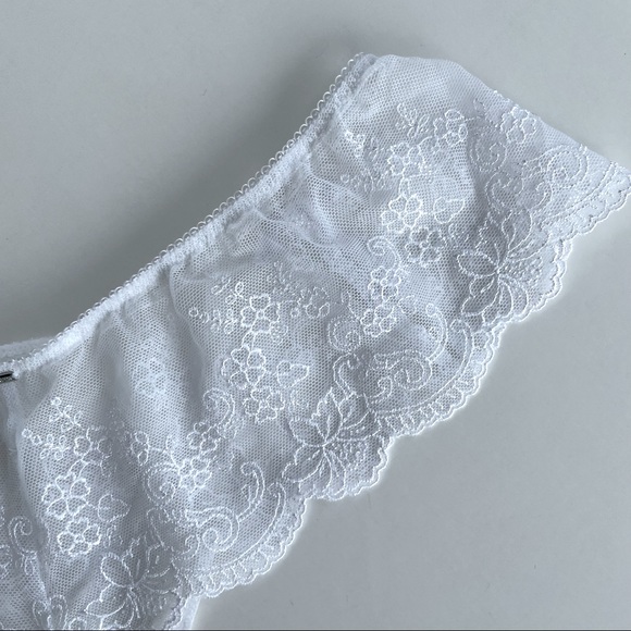 White Mesh and Lace Thong with Bows - Picture 10 of 16
